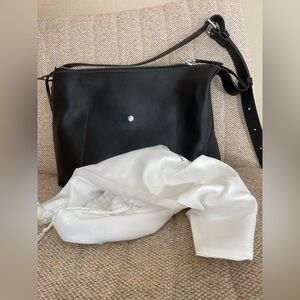 Coach Mott Messenger 33 in black